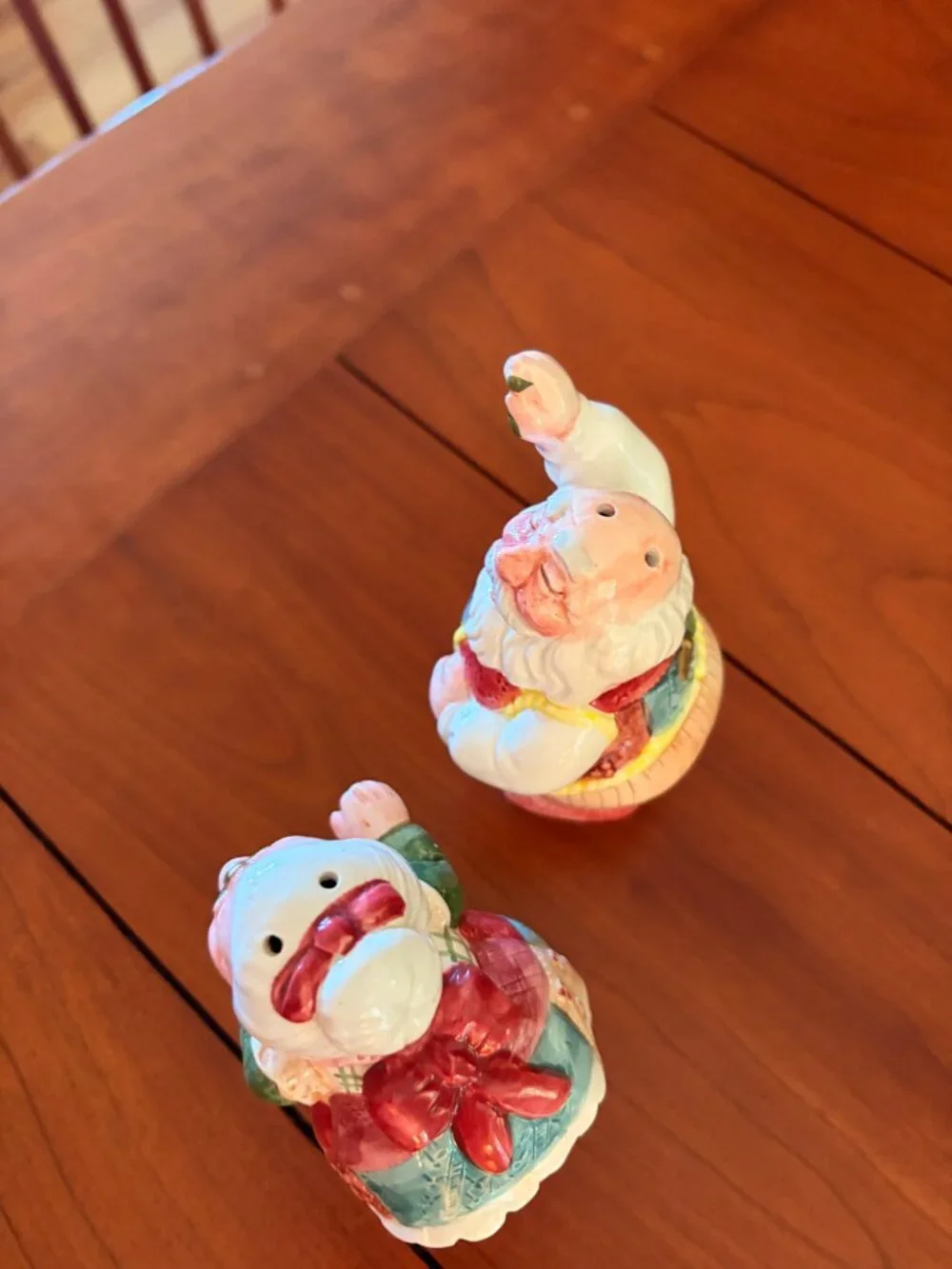 Fitz and Floyd Santa and Mrs. Claus Mistletoe Kissing Salt and Pepper Shakers